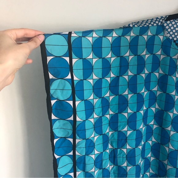 Michael Kors Light-weight Geometric Flowy blouse - Picture 7 of 10